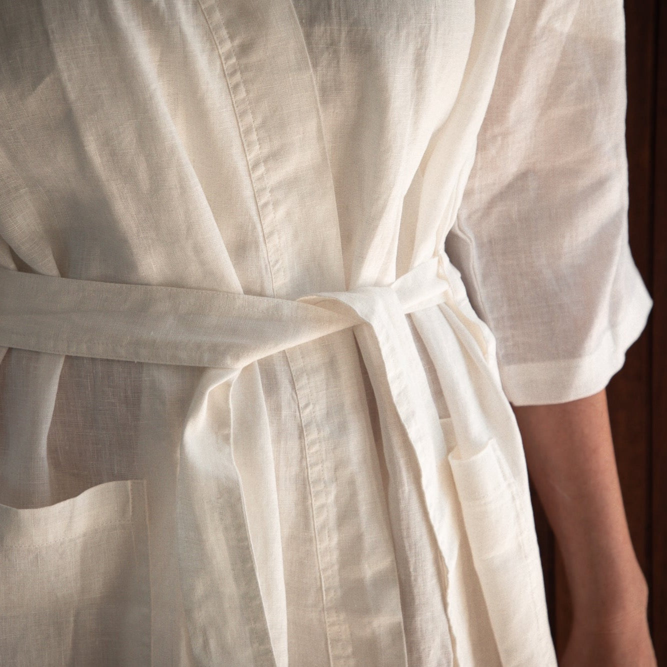 The Shell 100% European Linen Robe - White