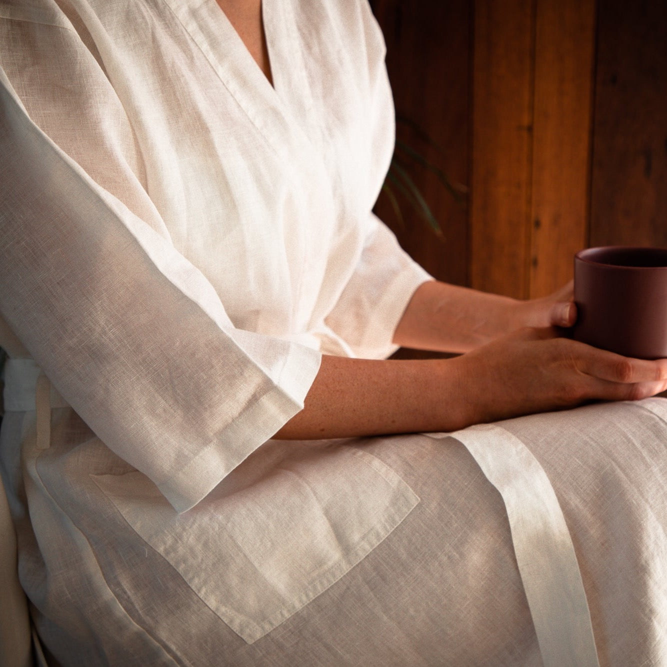 The Shell 100% European Linen Robe - White