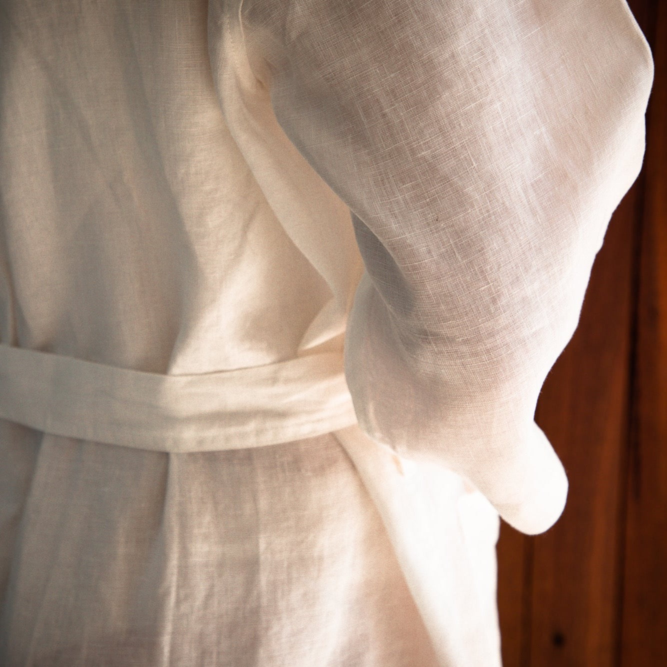 The Shell 100% European Linen Robe - White